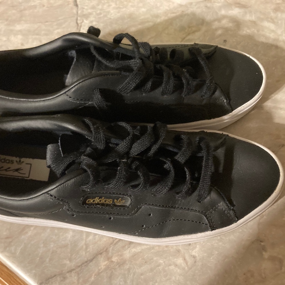 Adidas women’s sleek low top